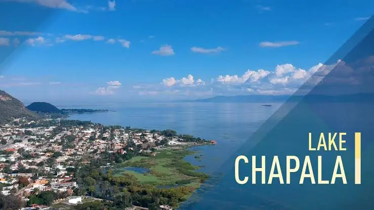 A view of the ocean from above with text that reads " chapin."